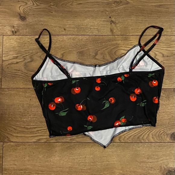 Top - Picture 2 of 2